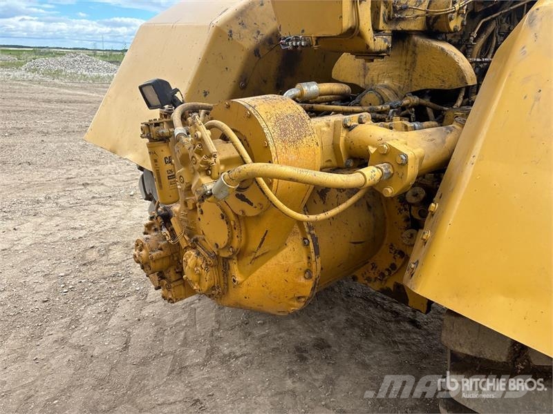 CAT 621G Scrapers