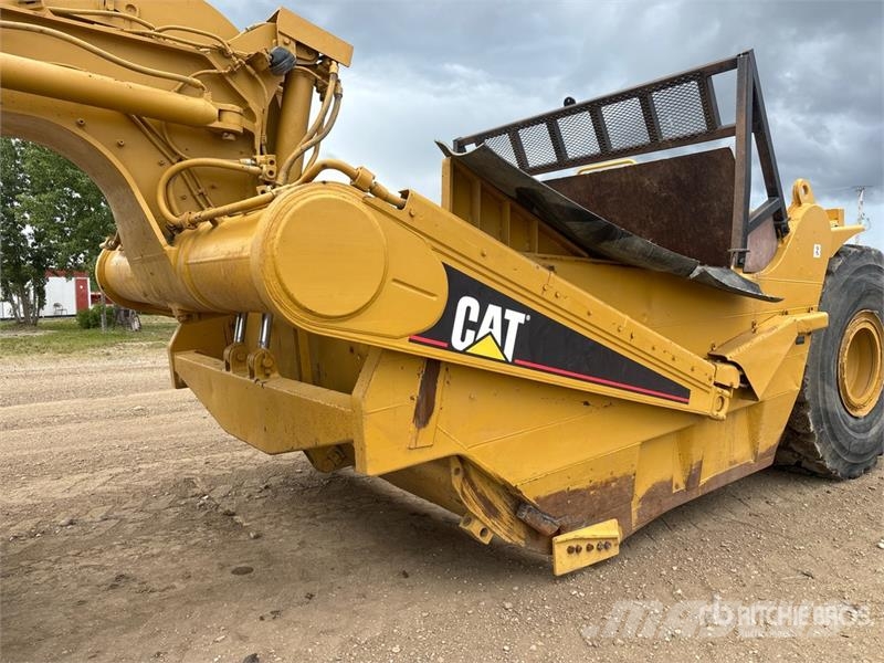 CAT 621G Scrapers