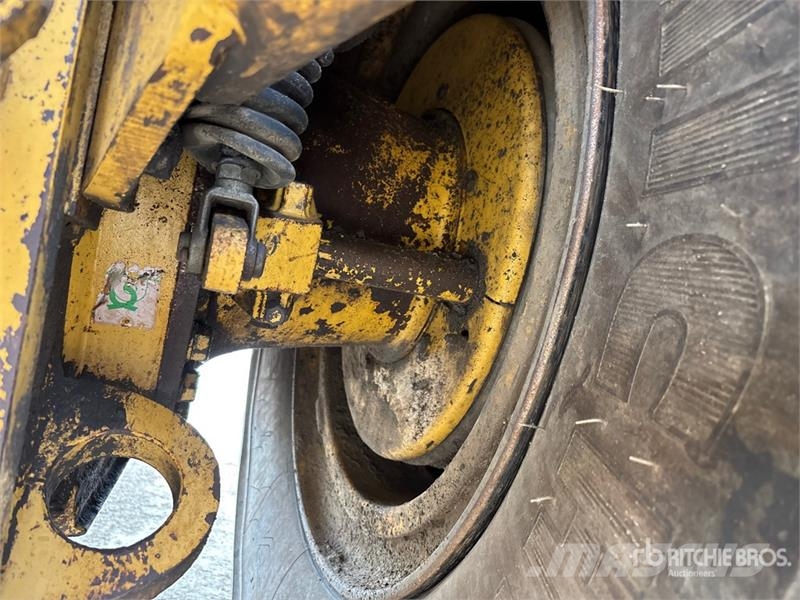 CAT 621G Scrapers