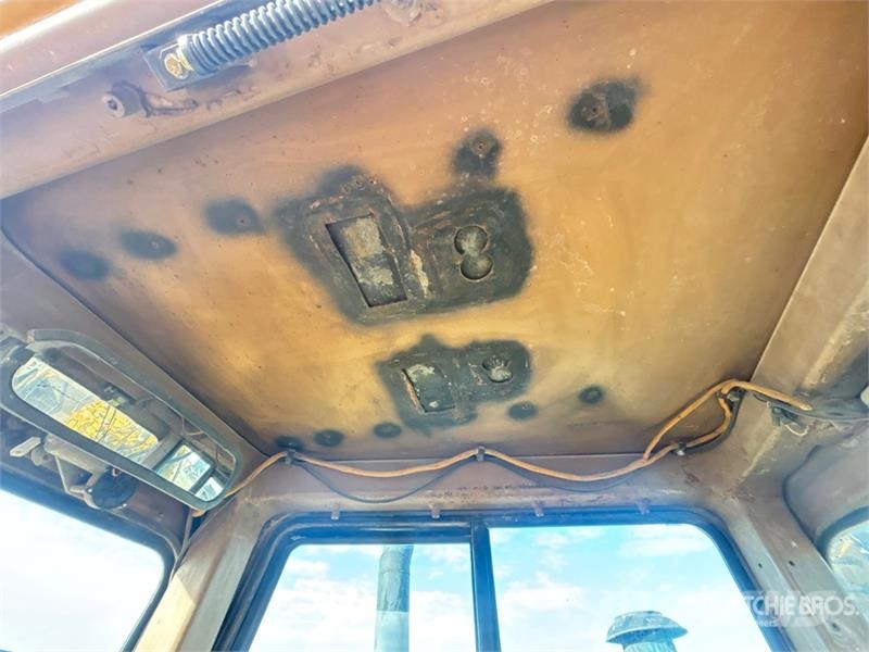 CAT 627E Schaber