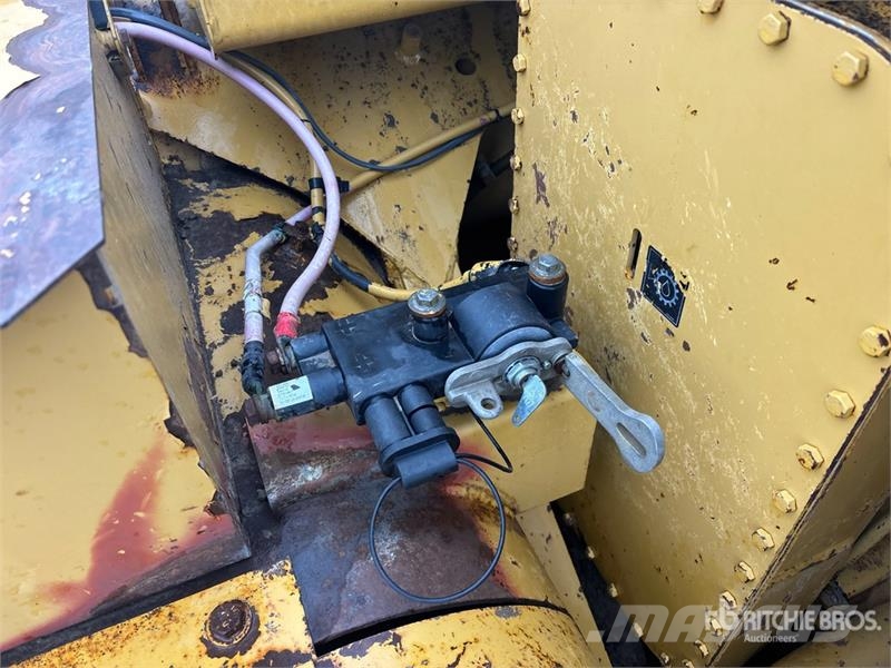 CAT 627G Schaber
