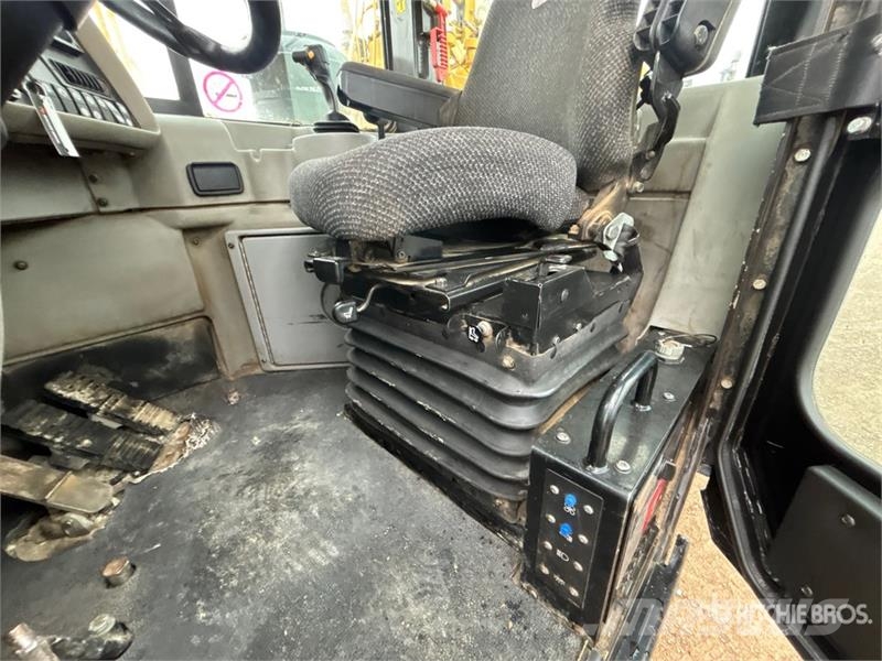 CAT 627G Schaber
