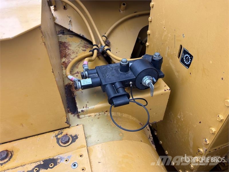 CAT 627G Schaber