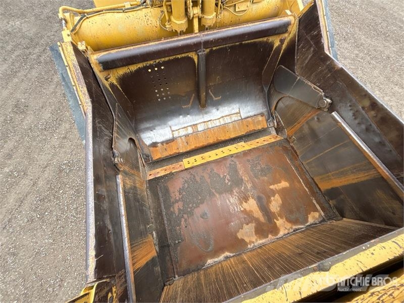 CAT 627G Schaber