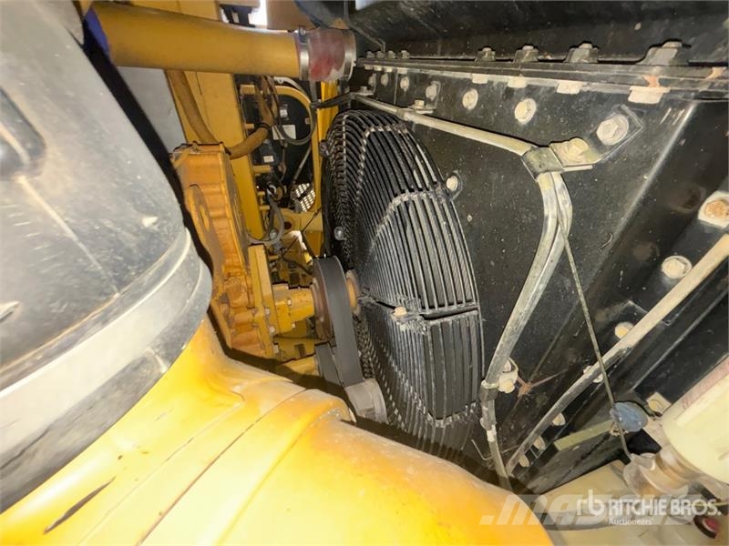CAT 627G Schaber
