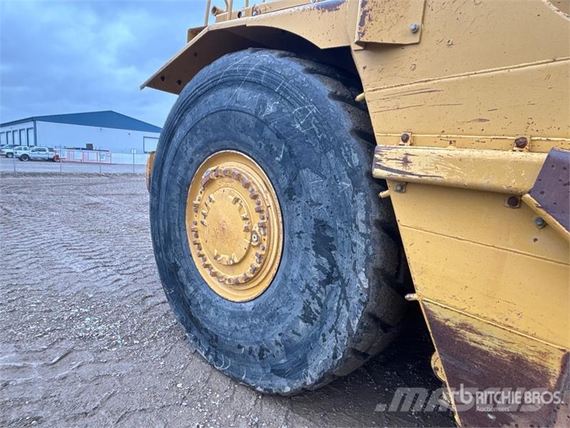 CAT 627G Schaber