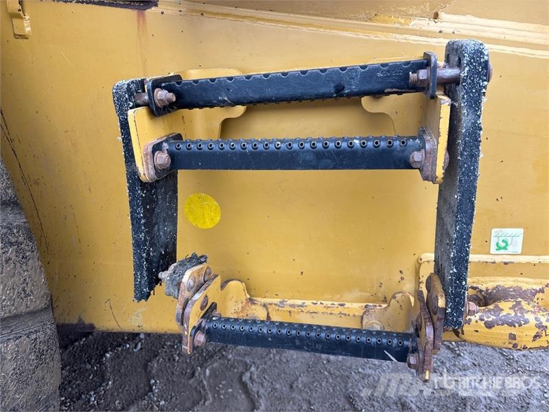 CAT 627G Schaber