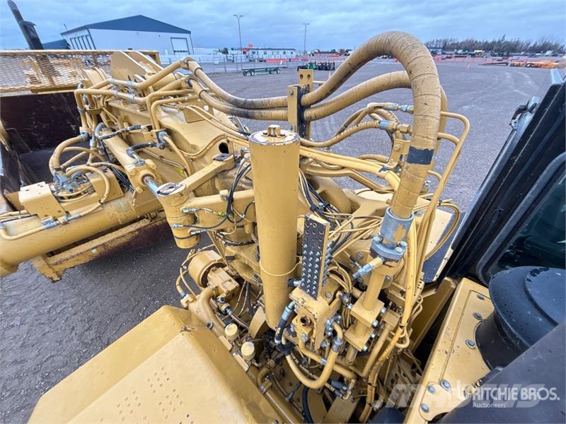 CAT 627G Schaber