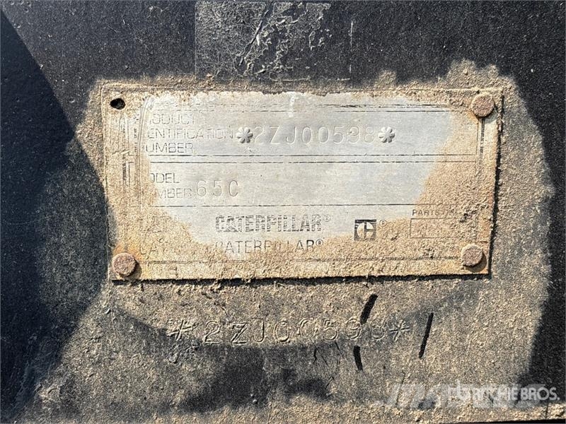 CAT 65C Track Tractor الجرارات
