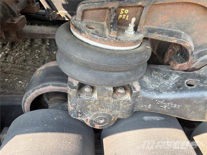 CAT 65C Track Tractor الجرارات