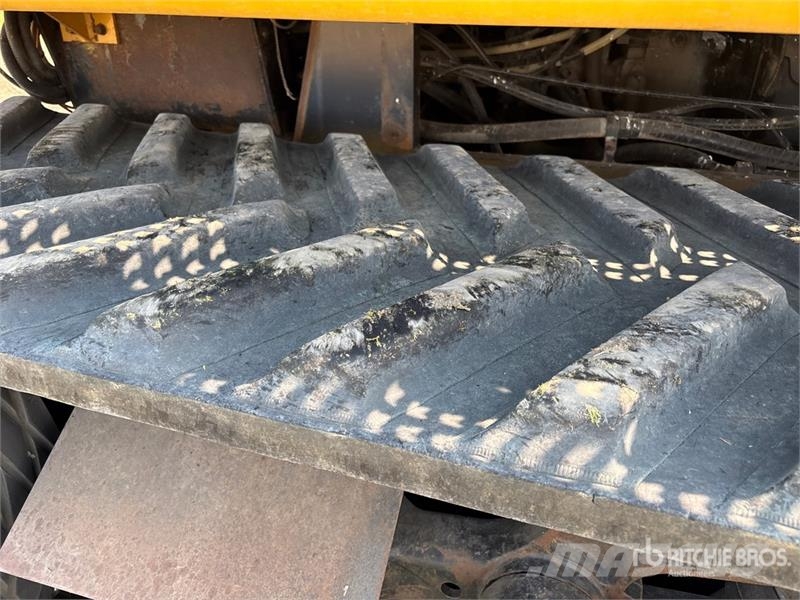 CAT 65C Track Tractor الجرارات