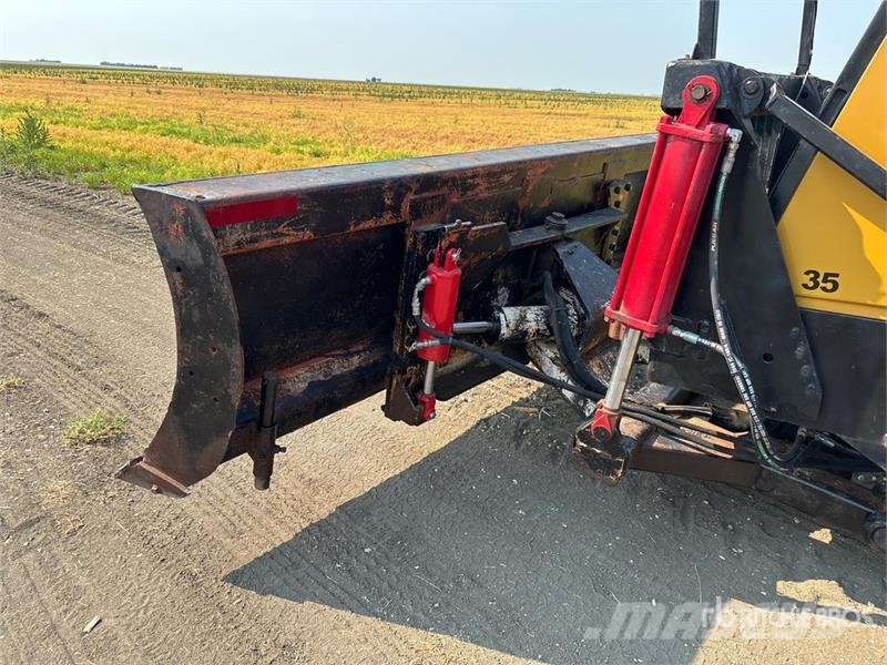 CAT 65C Track Tractor الجرارات