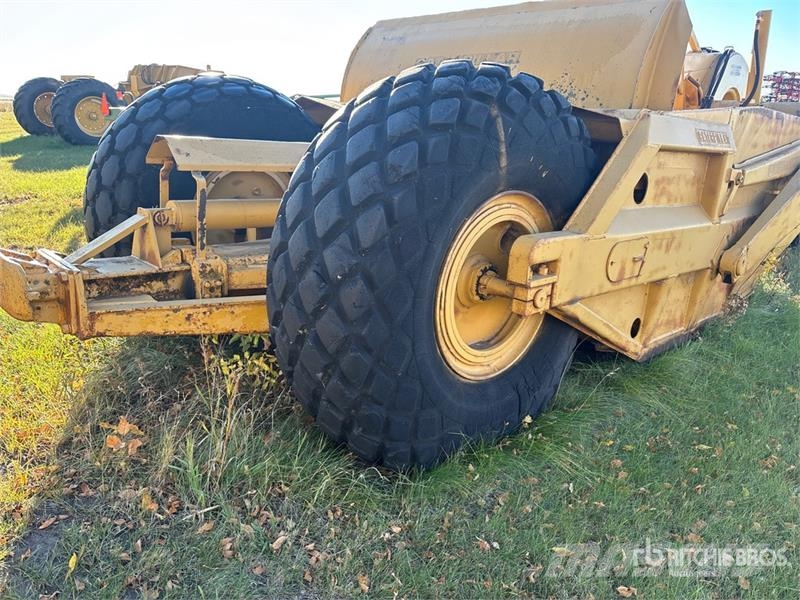 CAT 70 4 Tire Hydraulic Pull Scraper Raspadoras