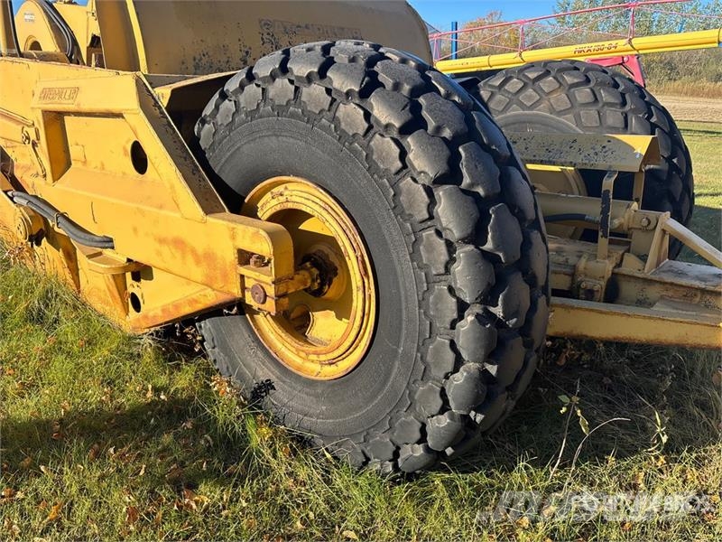 CAT 70 4 Tire Hydraulic Pull Scraper Raspadoras