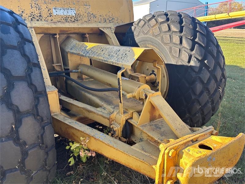 CAT 70 4 Tire Hydraulic Pull Scraper Raspadoras