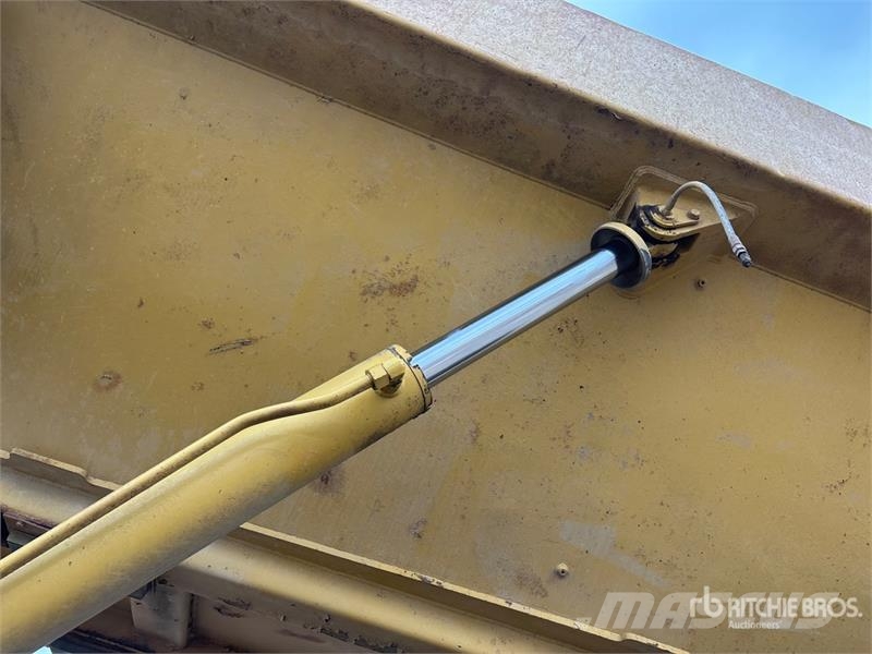CAT 740 Zglobni damperi