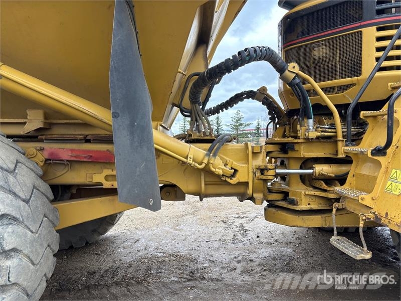CAT 740 Zglobni damperi