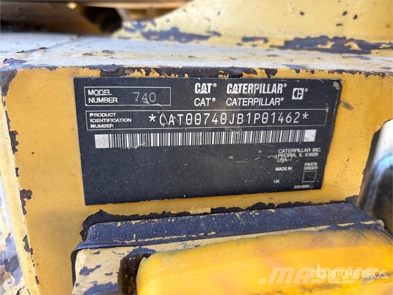 CAT 740 ساحبات مفصلية