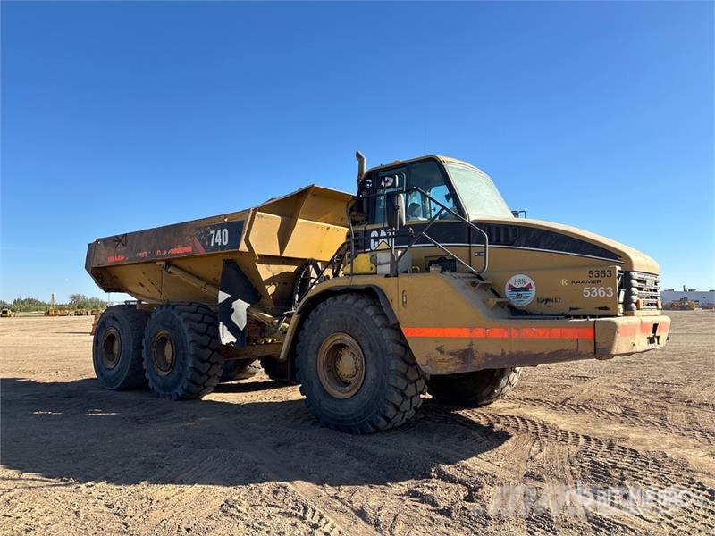 CAT 740 ساحبات مفصلية