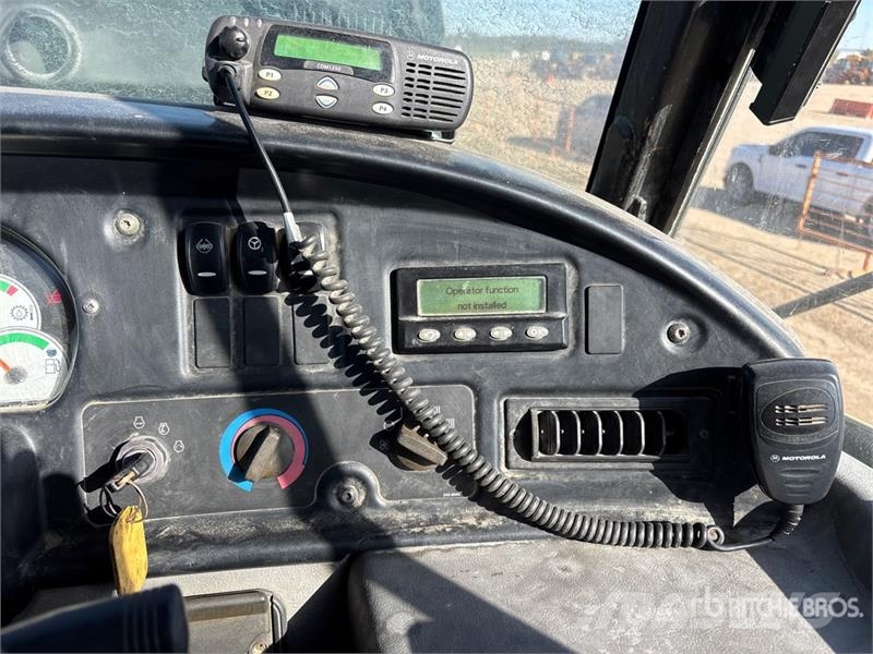 CAT 740 ساحبات مفصلية
