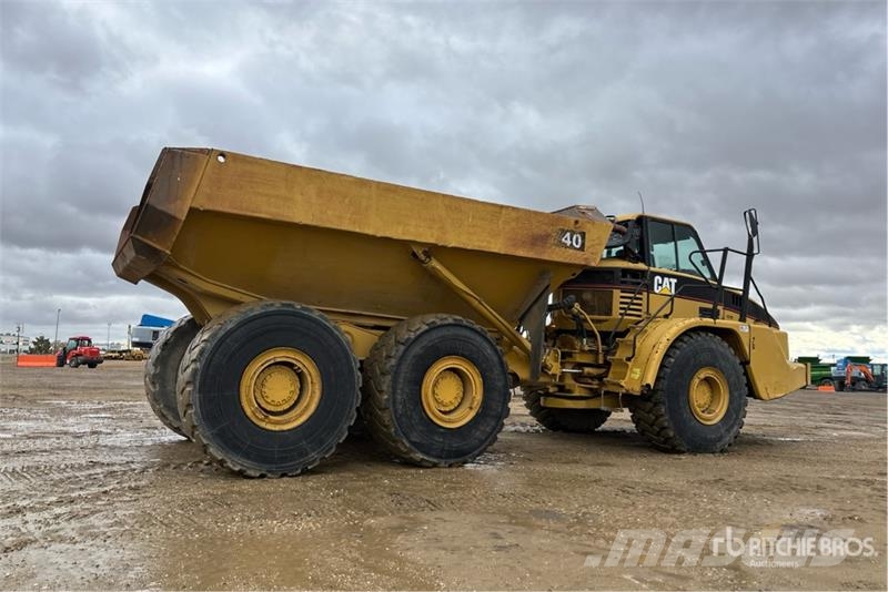 CAT 740 Zglobni damperi