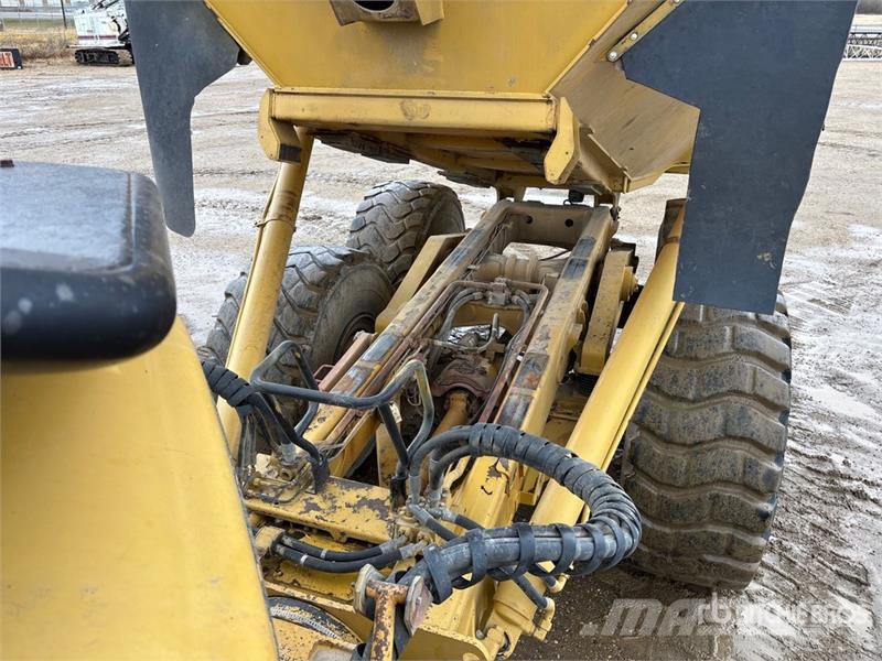 CAT 740 Zglobni damperi