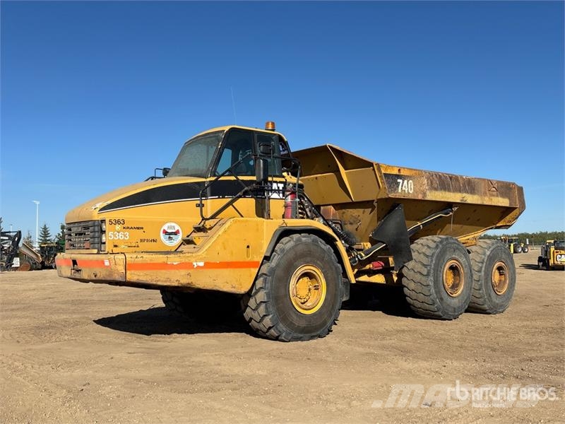 CAT 740 ساحبات مفصلية
