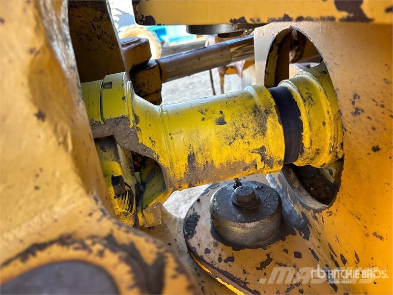 CAT 740 ساحبات مفصلية
