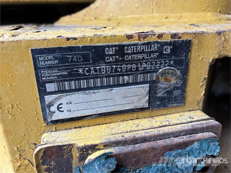 CAT 740 Zglobni damperi