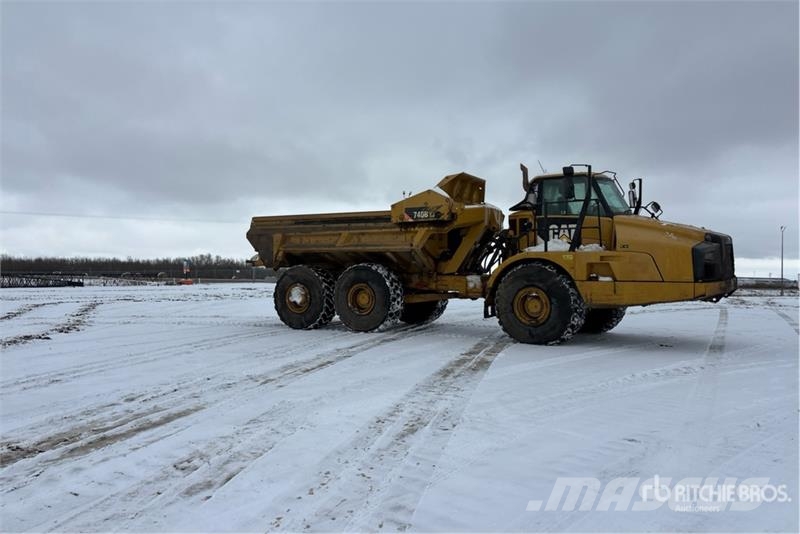 CAT 740 Зчленовані самоскиди