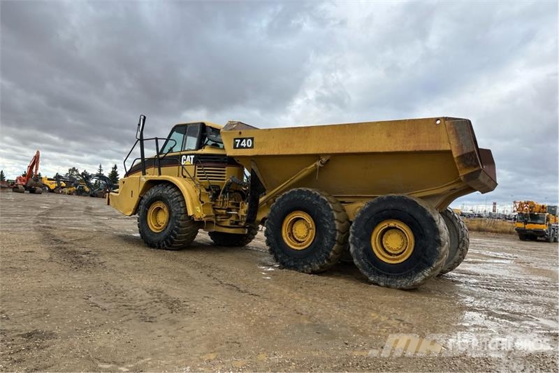 CAT 740 Zglobni damperi