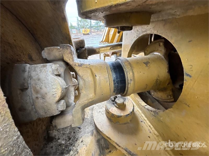 CAT 740 Zglobni damperi