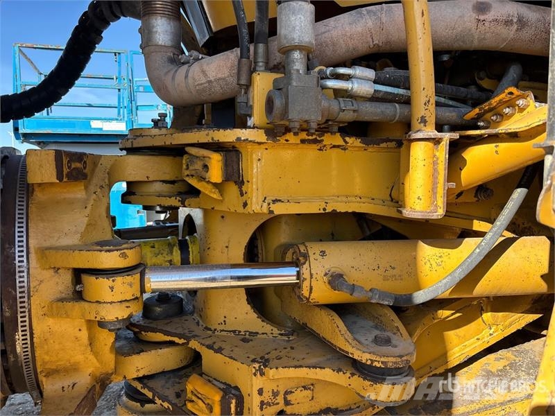 CAT 740 ساحبات مفصلية
