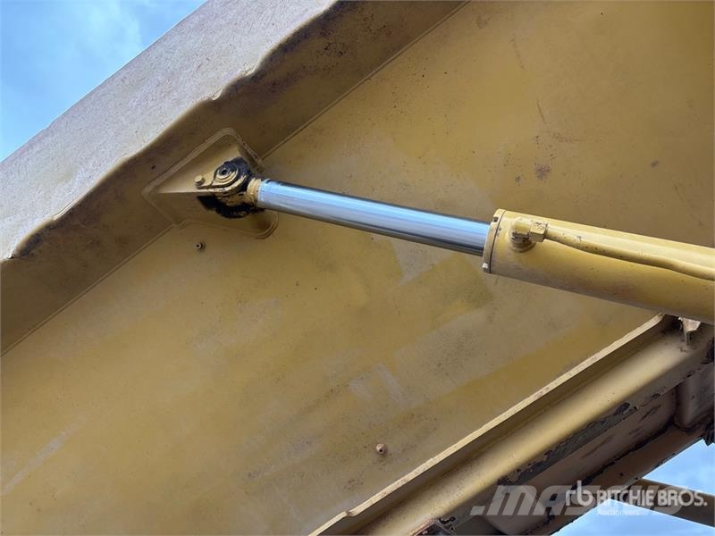 CAT 740 Zglobni damperi