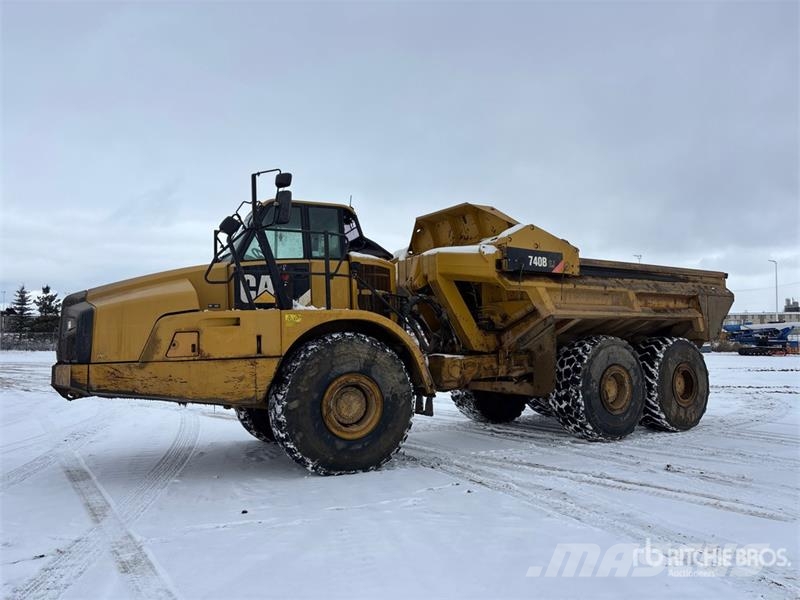 CAT 740 Зчленовані самоскиди