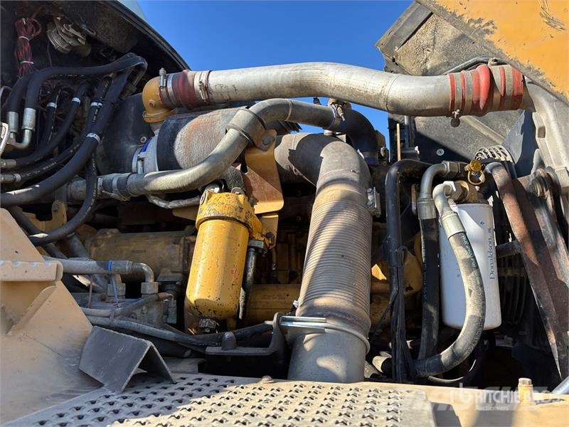 CAT 740 ساحبات مفصلية