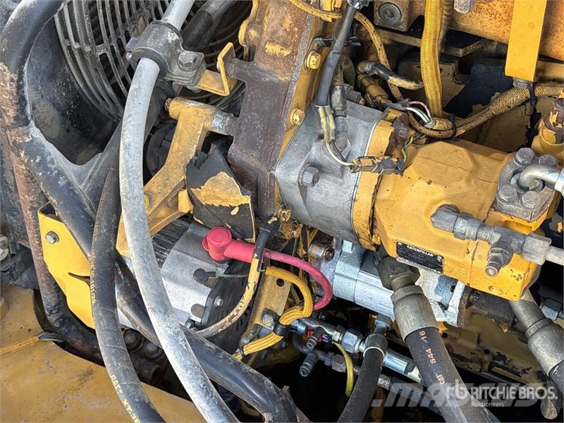 CAT 740 ساحبات مفصلية