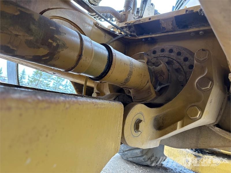 CAT 740 Zglobni damperi