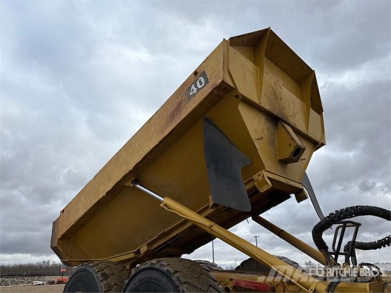 CAT 740 Zglobni damperi