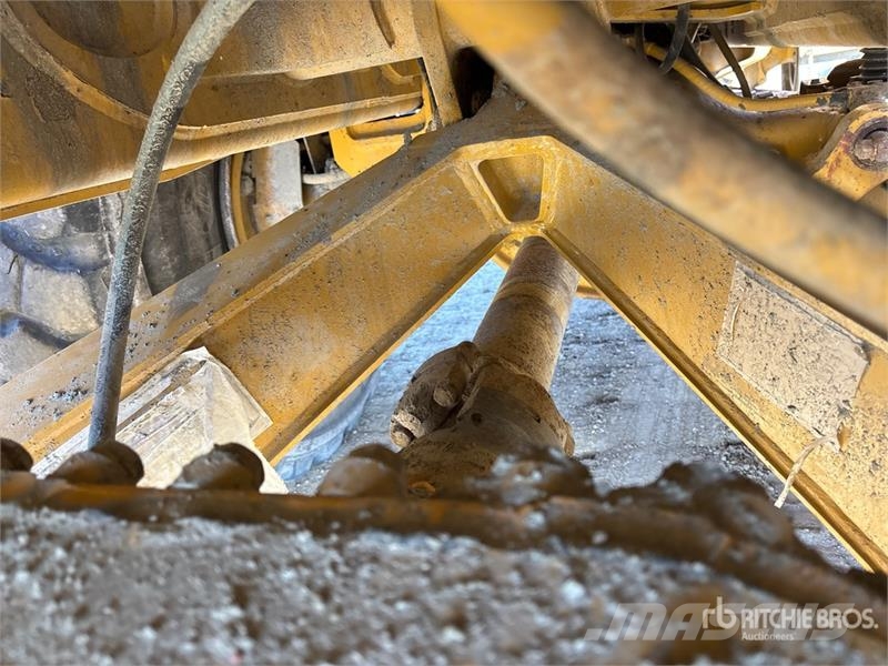 CAT 740 ساحبات مفصلية