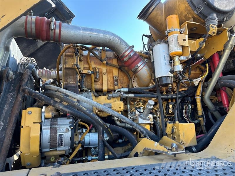 CAT 740 ساحبات مفصلية