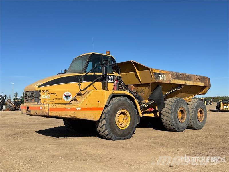 CAT 740 ساحبات مفصلية