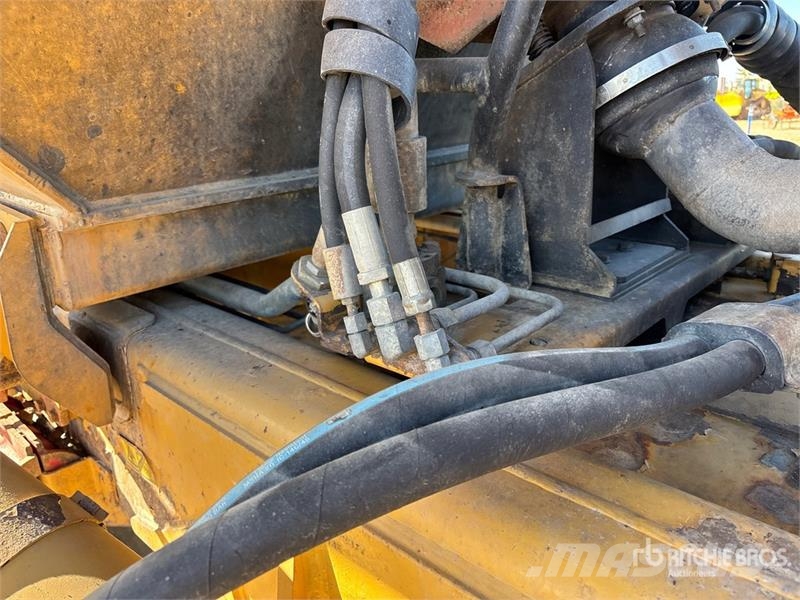 CAT 740 ساحبات مفصلية