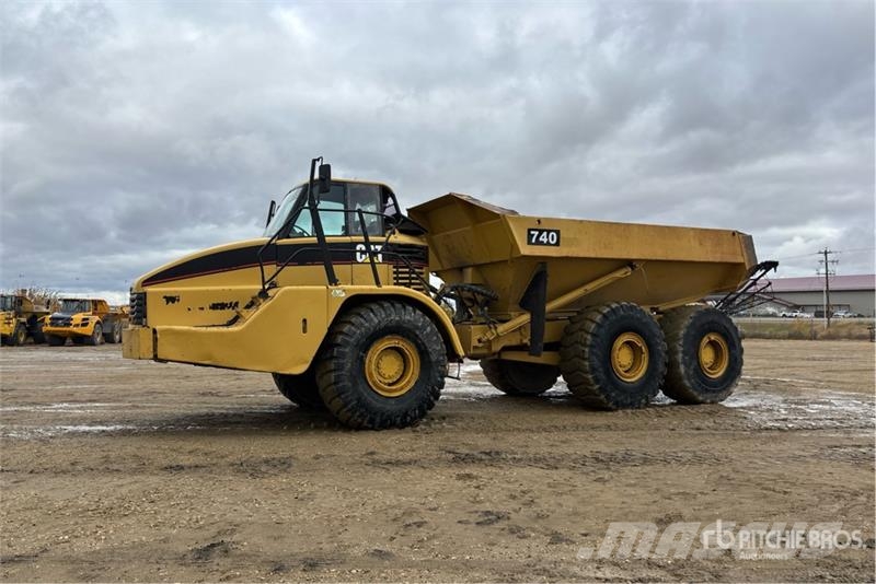 CAT 740 Zglobni damperi