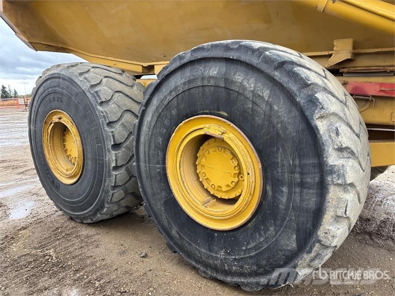 CAT 740 Zglobni damperi