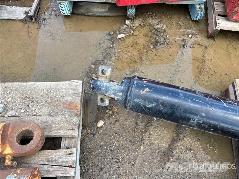 CAT 740 B Rock Truck Lift Cylinder - Fits Cat 740 B Muud osad