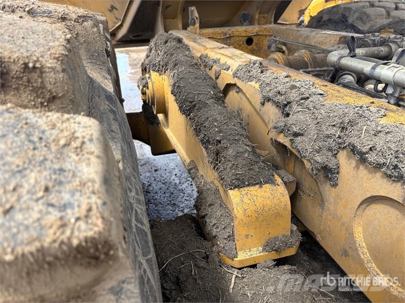 CAT 740B 연결식 홀러