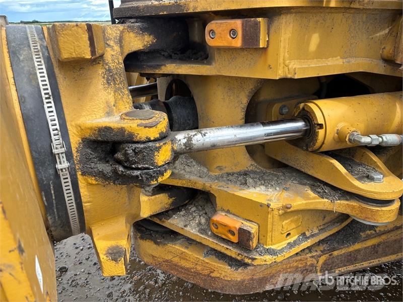 CAT 740B 연결식 홀러