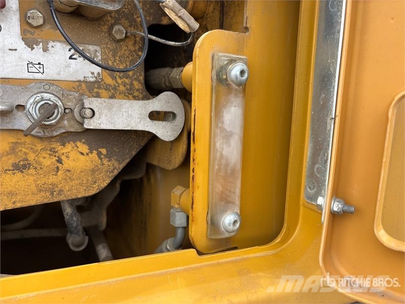 CAT 740B 연결식 홀러