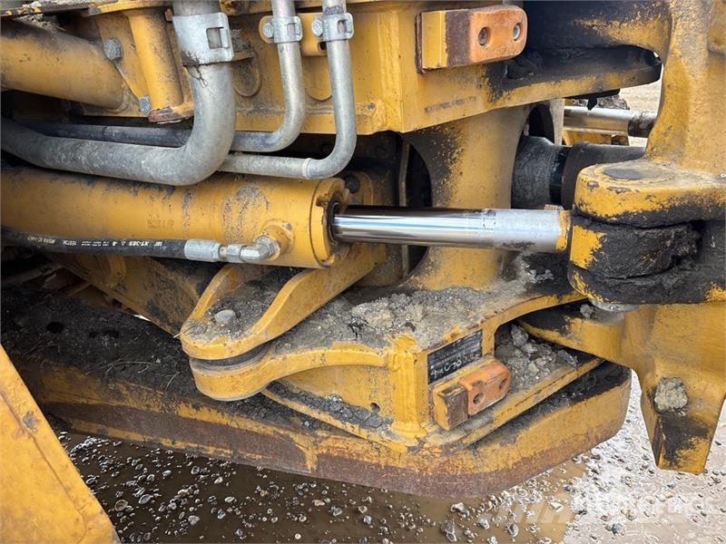 CAT 740B 연결식 홀러